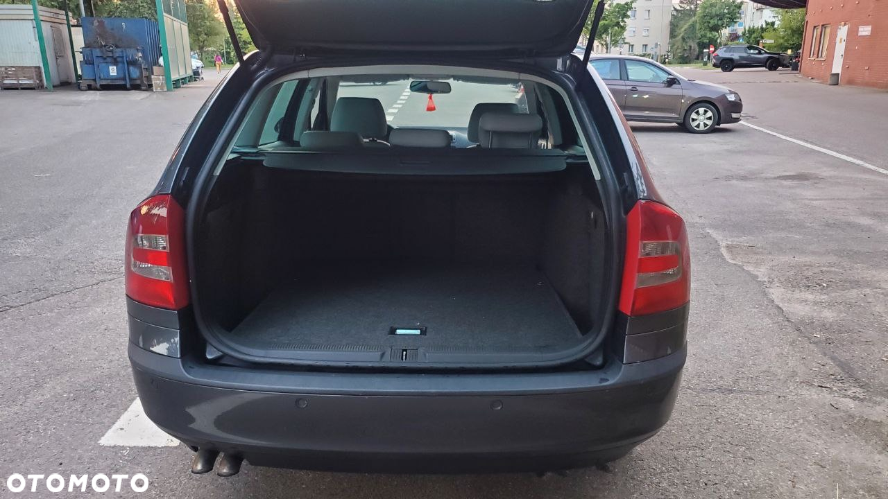 Skoda Octavia 2.0 TDI Ambiente - 26