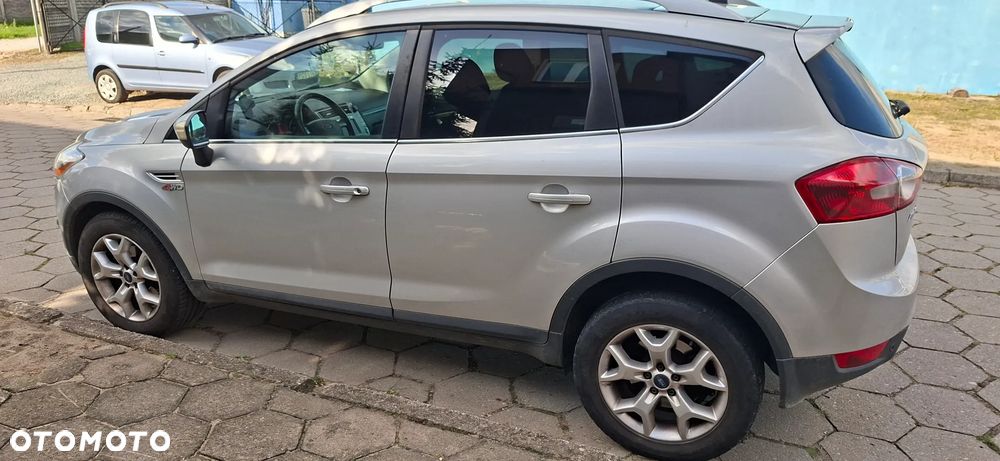 Ford Kuga 2.0 TDCi 4WD Titanium - 4