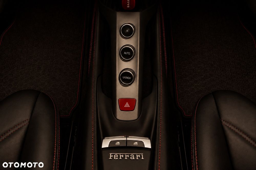 Ferrari 488 - 8