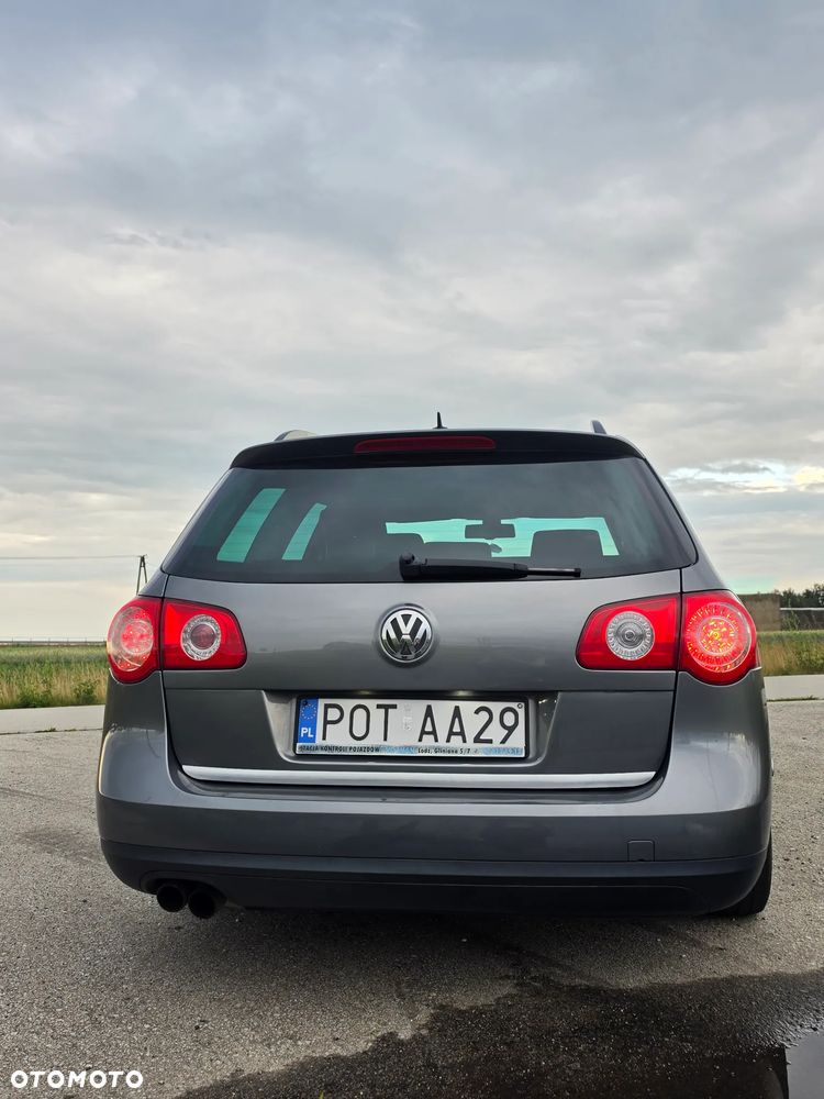 Volkswagen Passat 2.0 FSI Individual - 6