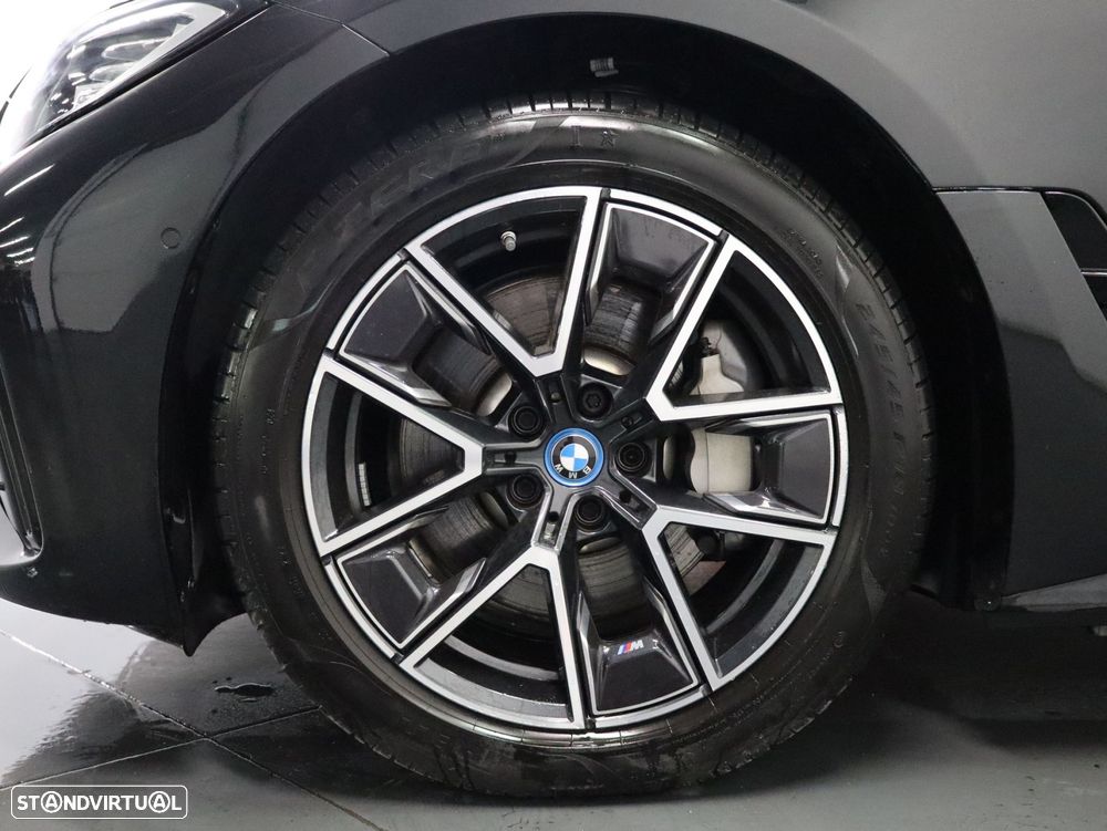 BMW i4 eDrive35 Pack Desportivo M - 31