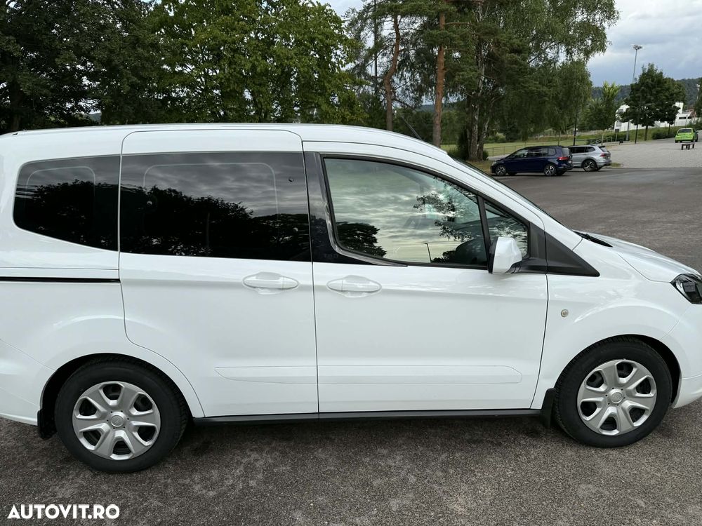 Ford Tourneo Courier 1.5 TDCi S&S Trend - 9