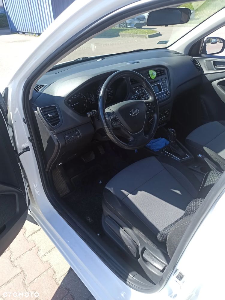 Hyundai i20 1.4 Automatik Style - 9