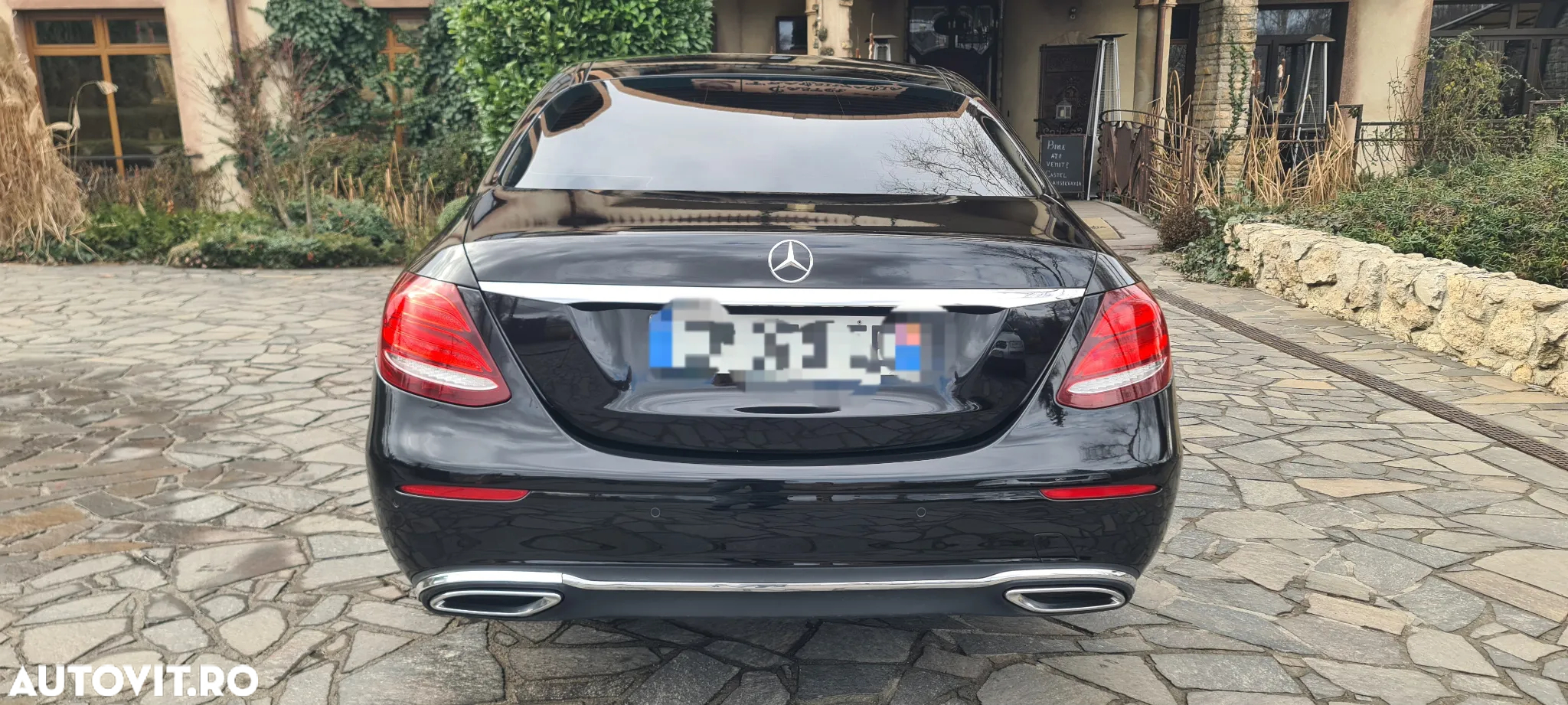 Mercedes-Benz E 220 d 9G-TRONIC AMG Line - 9