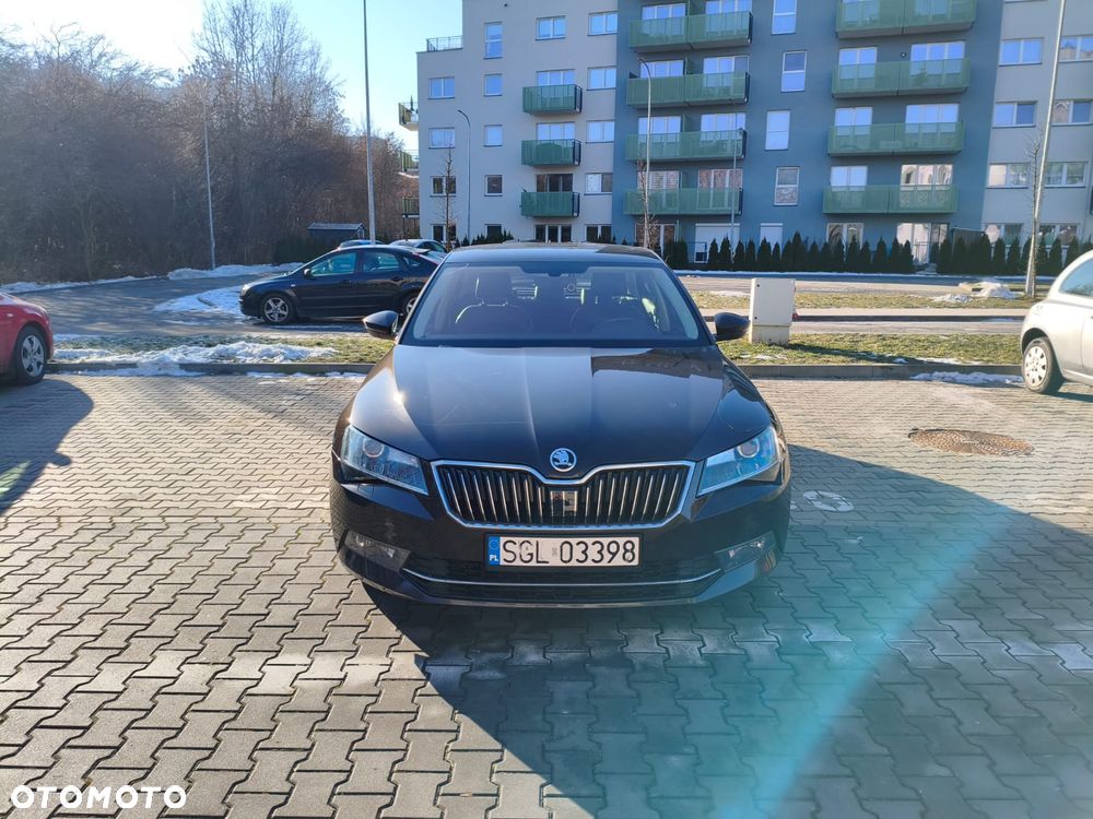 Skoda Superb 2.0 TDI Ambition DSG - 8