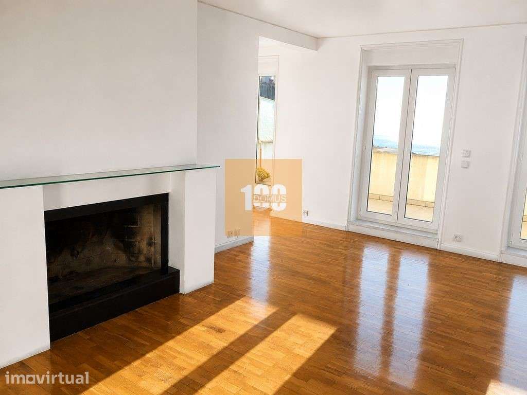 T2 duplex com vista mar e terraço na Foz do Douro - Grande imagem: 4/30