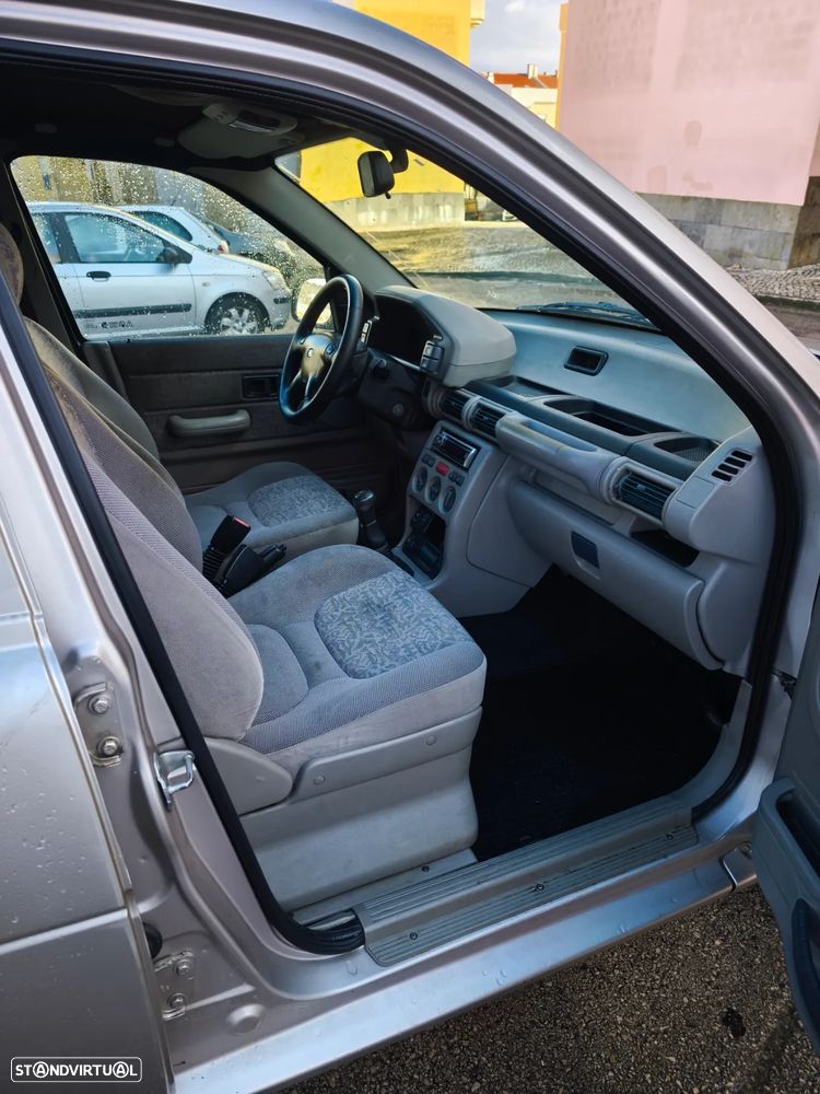 Land Rover Freelander 2.0 di - 16