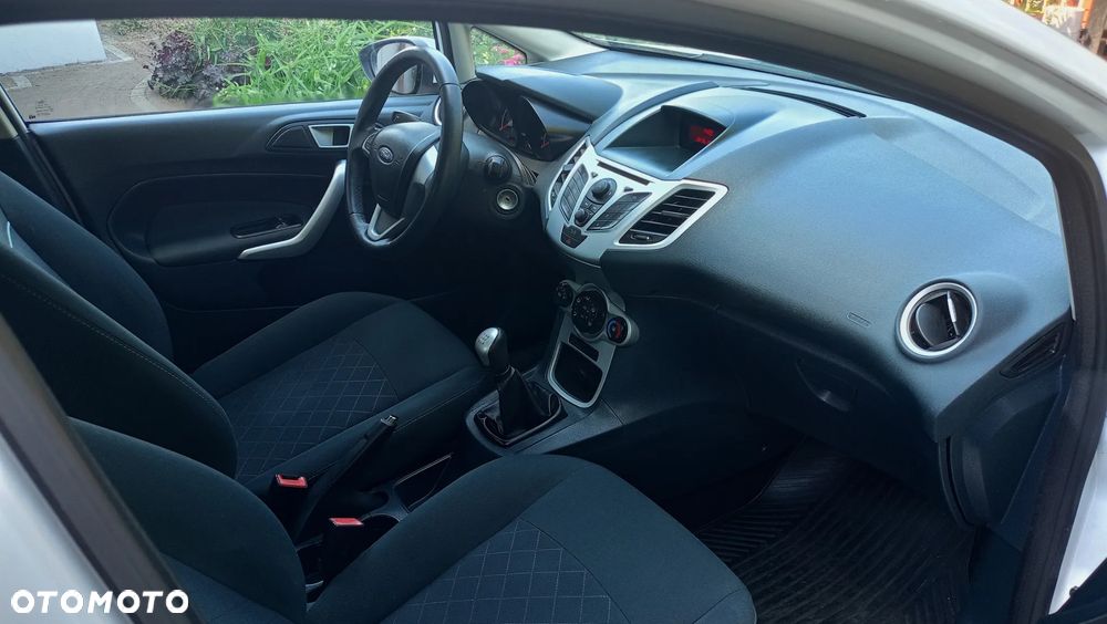 Ford Fiesta 1.25 Champions Edition - 11