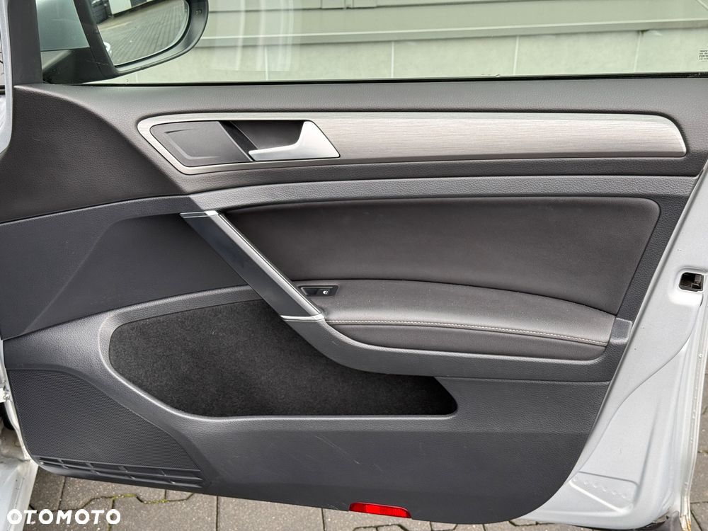 Volkswagen Golf - 27