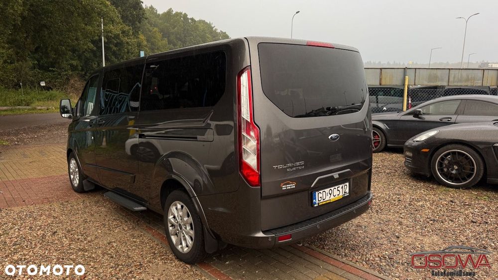 Ford Tourneo Custom - 11