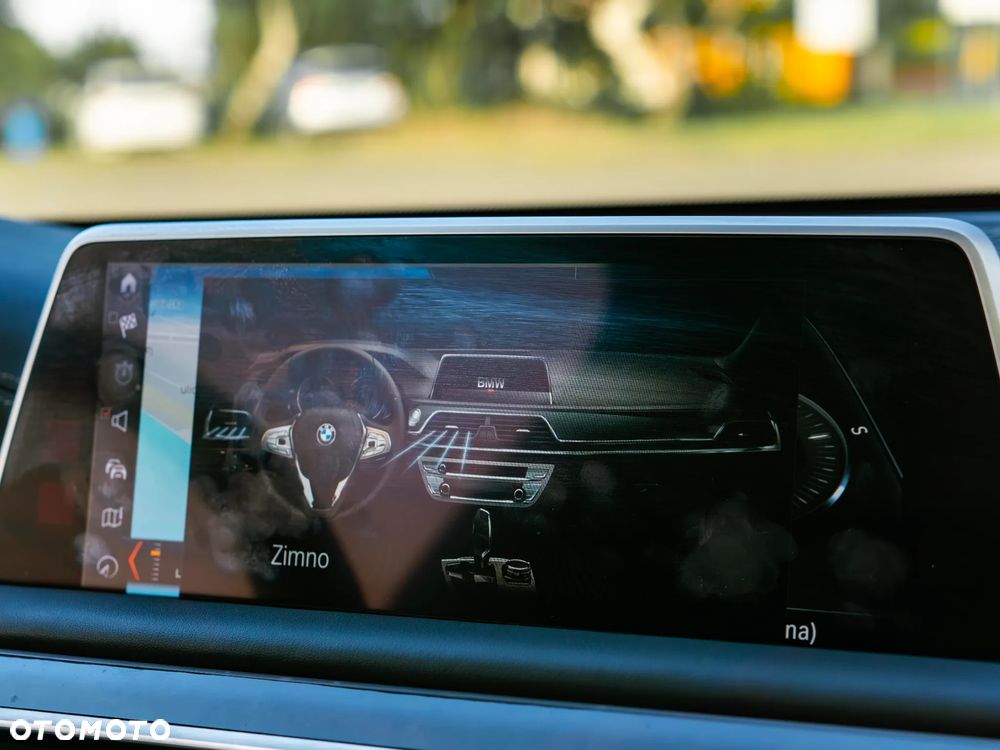 BMW Seria 7 740Li - 23