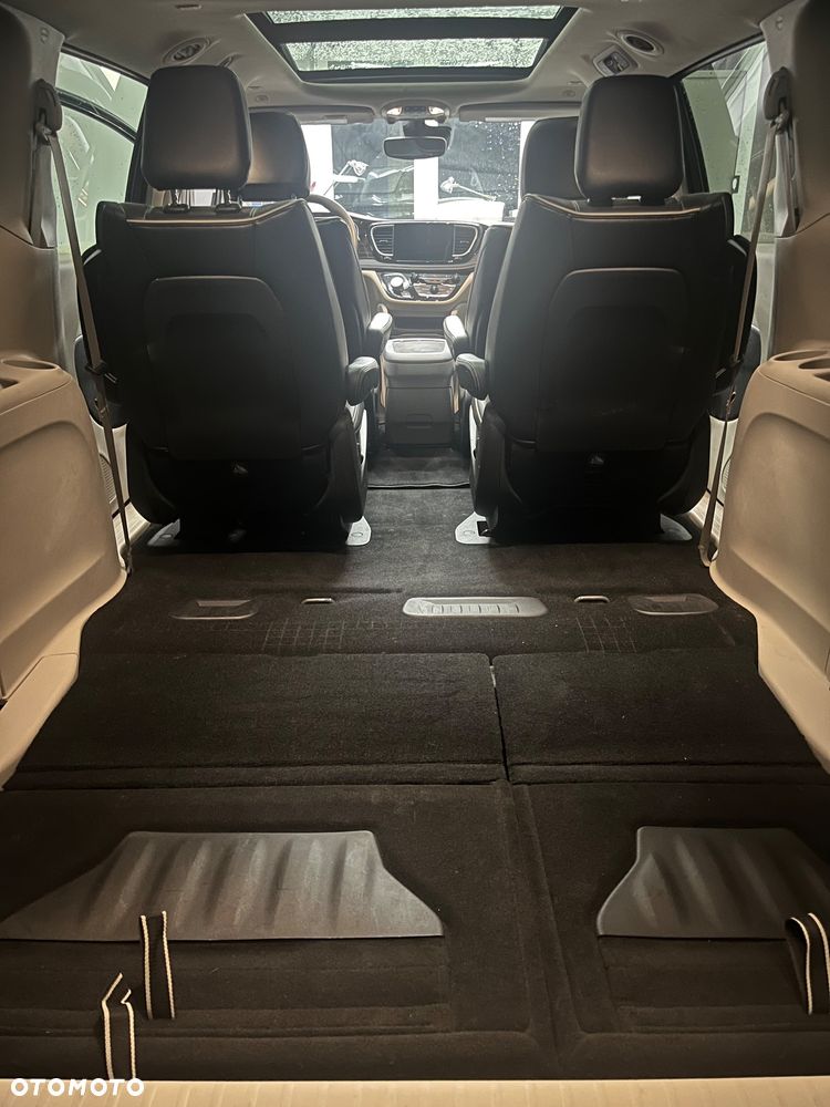 Chrysler Pacifica - 13