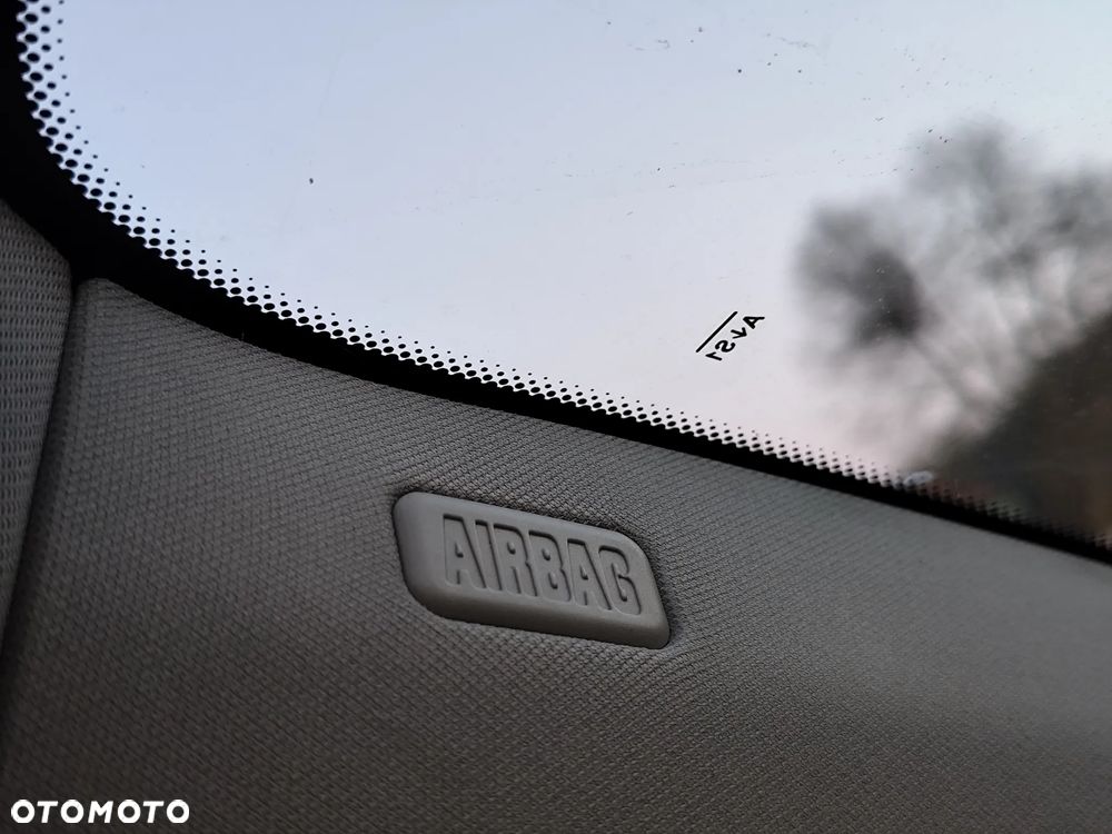 BMW Seria 3 318d - 33