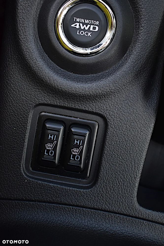 Mitsubishi Outlander 2.0 4WD Plug-In Hybrid Top - 26