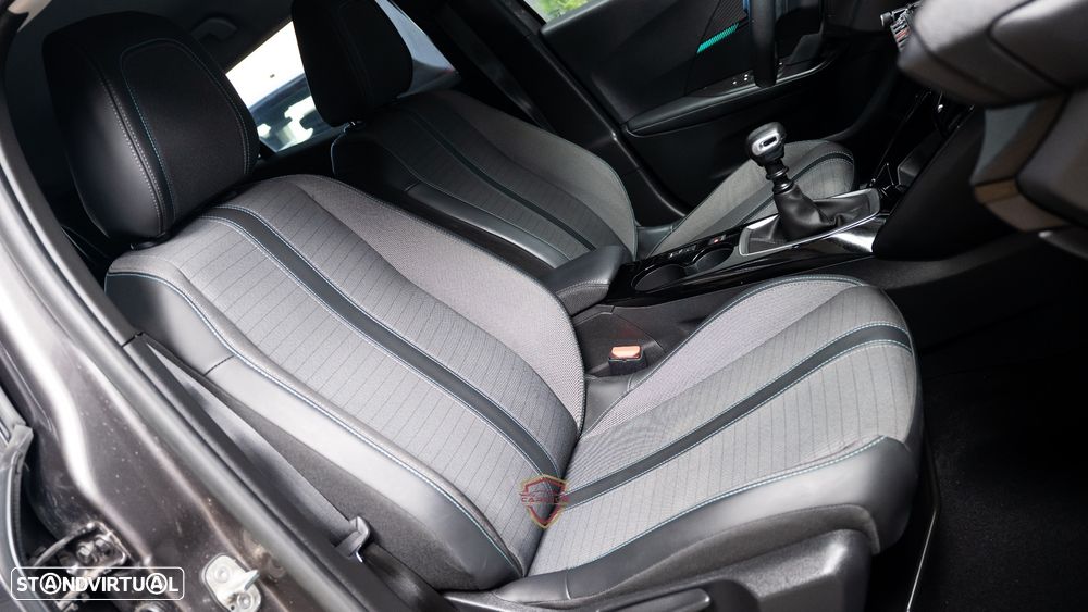 Peugeot 2008 1.2 PureTech Allure - 32