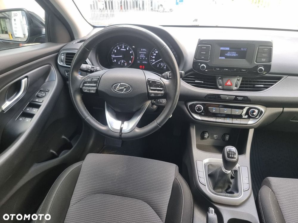 Hyundai i30 1.5 DPI Modern - 22