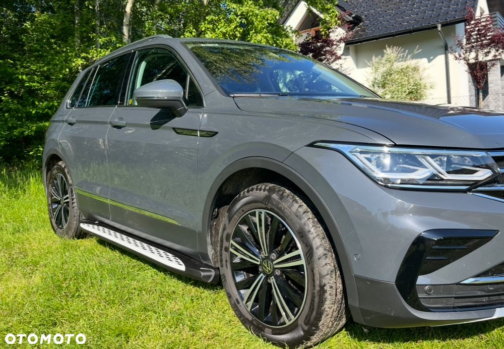 Volkswagen Tiguan - 1