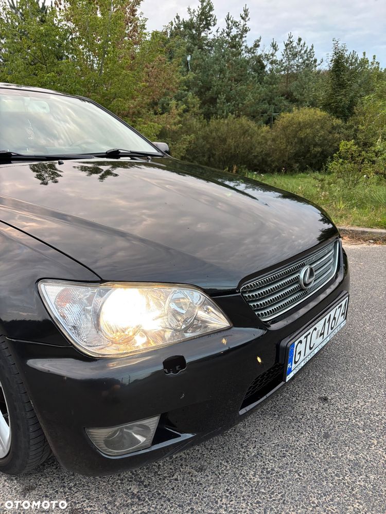 Lexus IS - 9