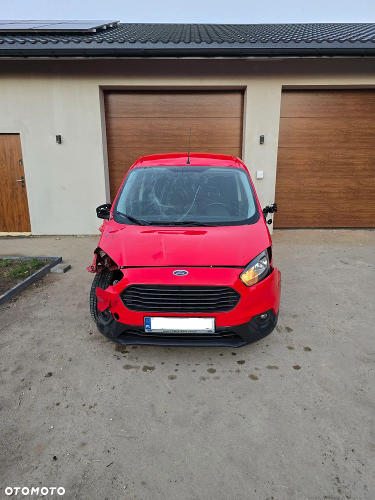 Ford Transit Courier - 11