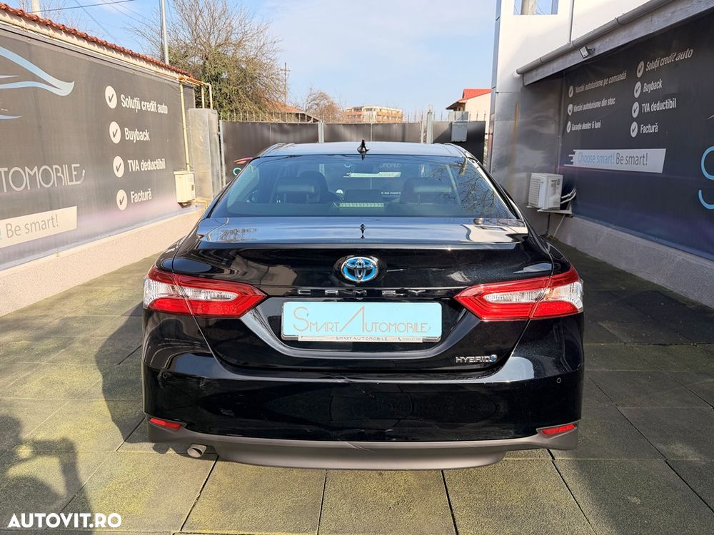 Toyota Camry - 5