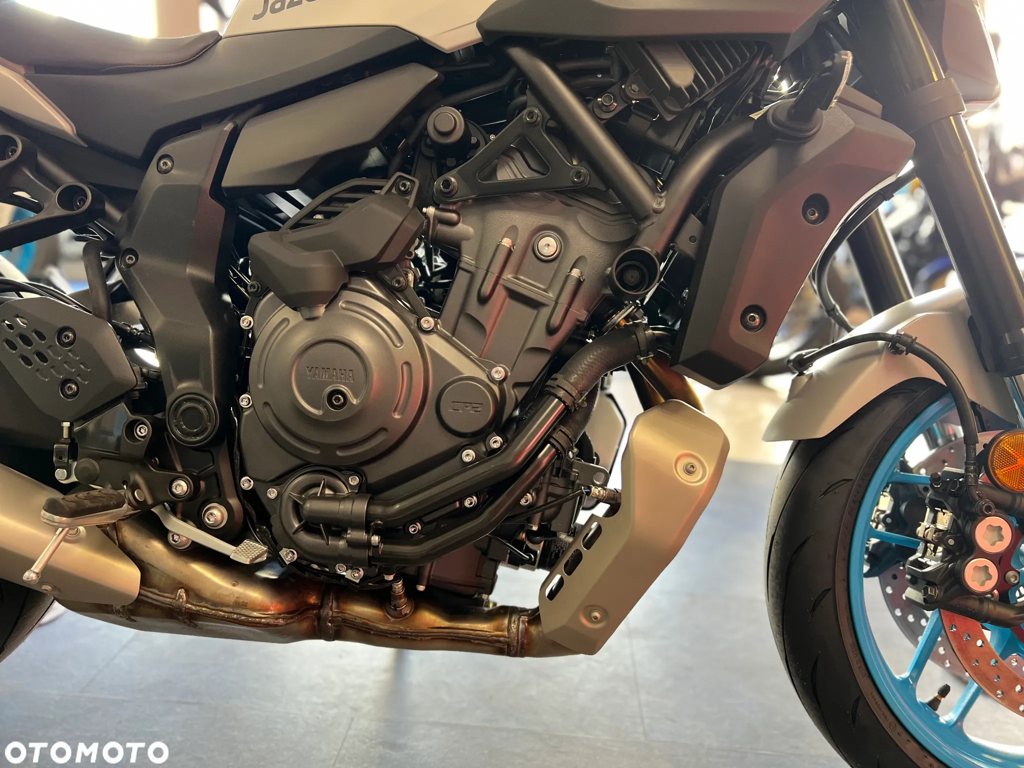 Yamaha MT - 27
