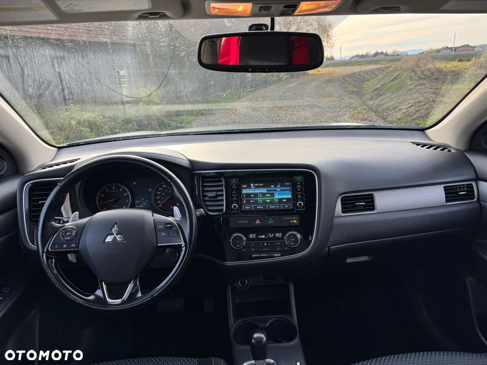 Mitsubishi Outlander 2.4 4WD CVT Instyle - 13