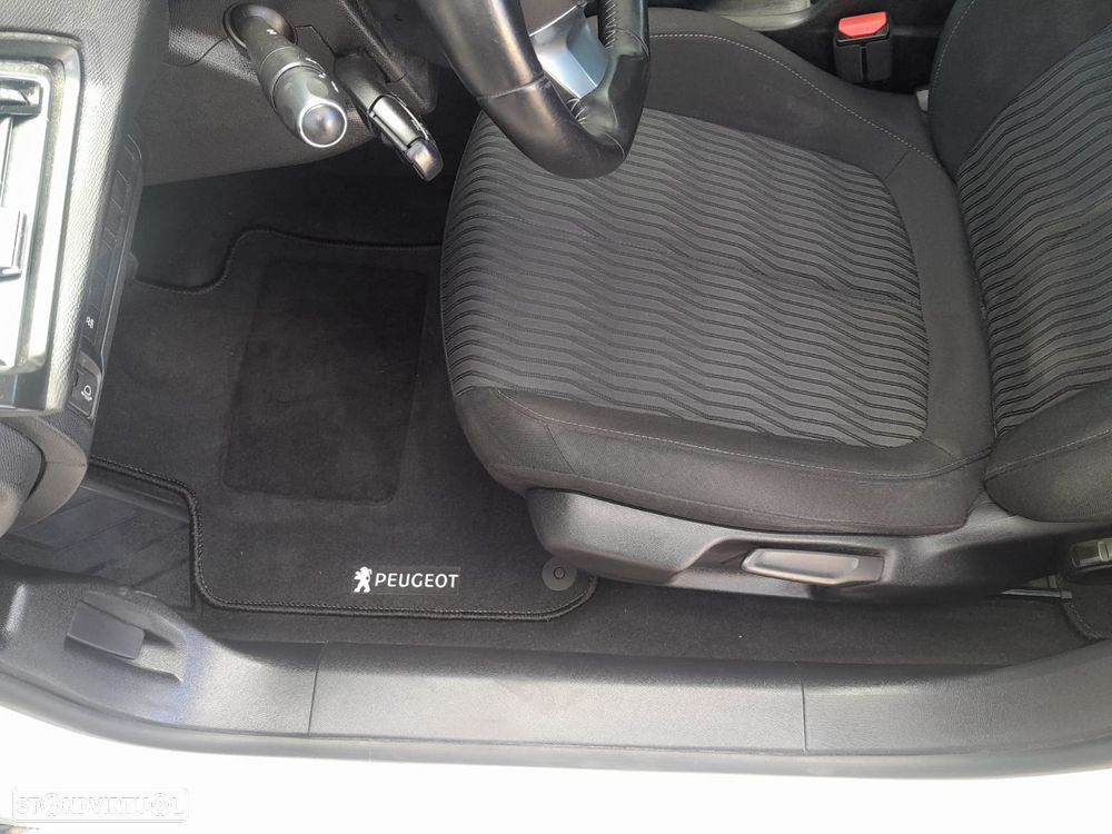 Peugeot 308 SW 1.6 HDi Active - 11