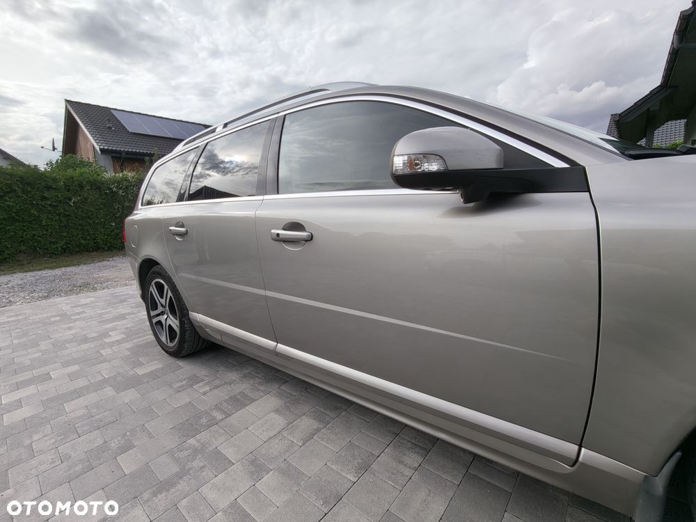 Volvo V70 D5 Summum - 6