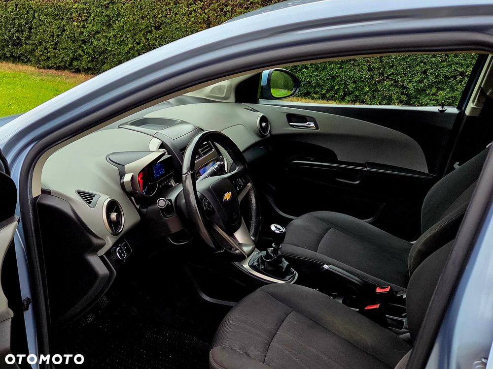 Chevrolet Aveo 1.4 LT - 6