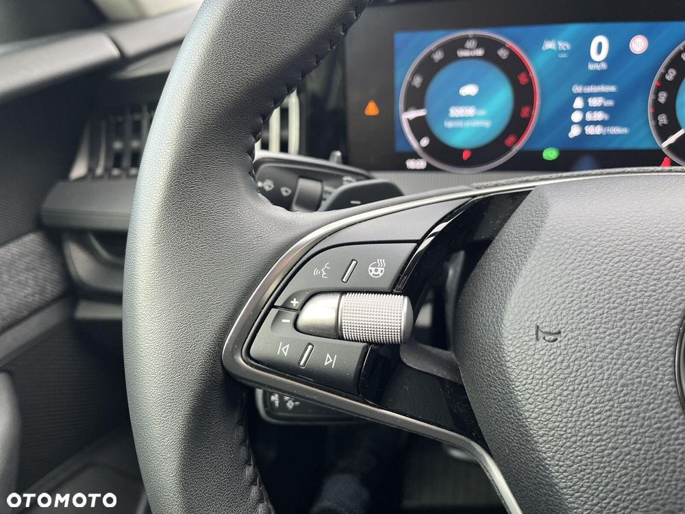 Skoda Superb 2.0 TDI SCR Essence DSG - 17