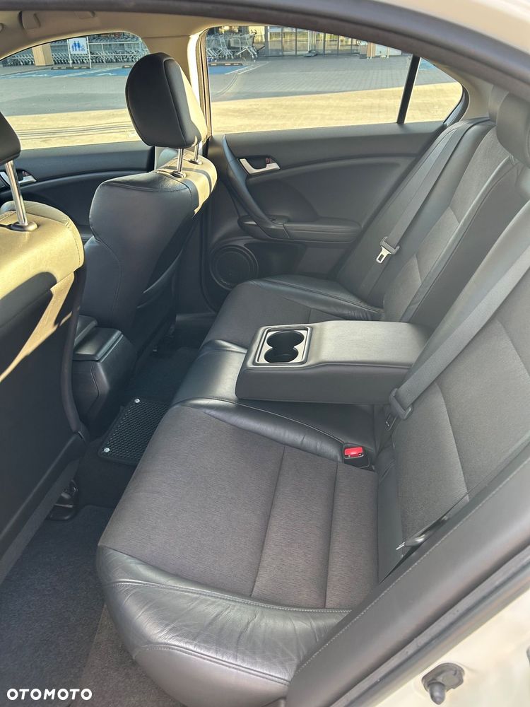 Honda Accord 2.4 Executive - 9