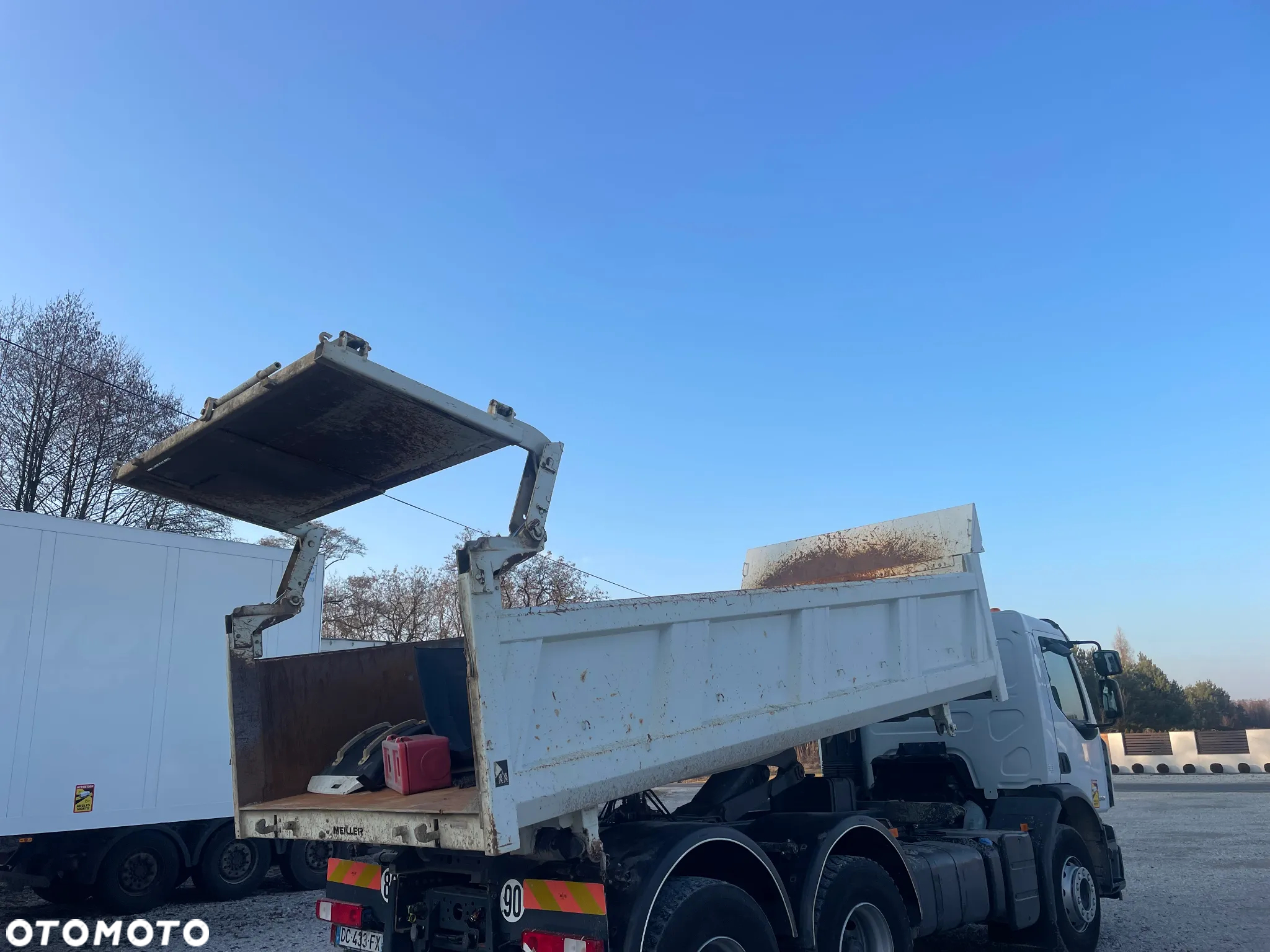 Renault Lander 6X4 - 12