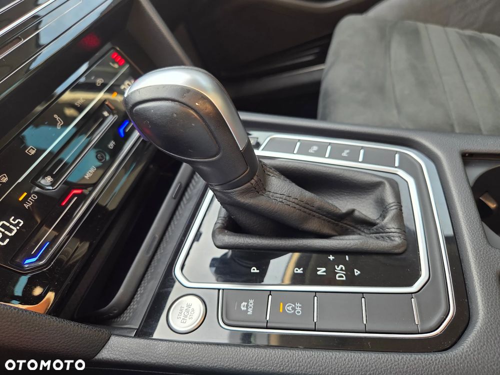 Volkswagen Passat 1.5 TSI EVO Elegance DSG - 26