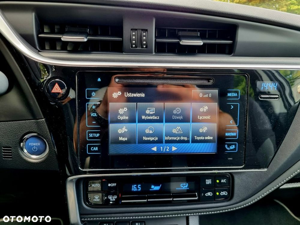 Toyota Auris Hybrid 135 Selection - 19