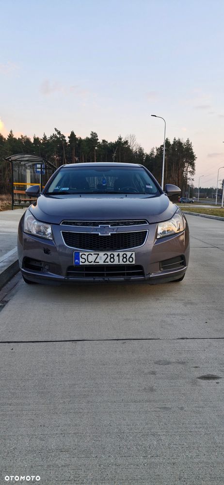 Chevrolet Cruze 1.6 LS - 8