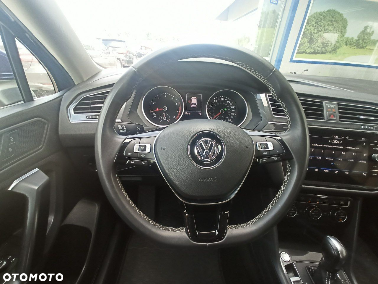 Volkswagen Tiguan - 11