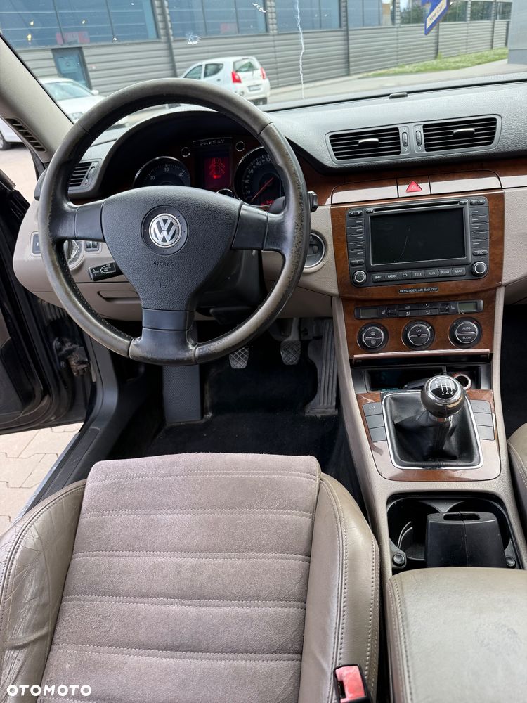 Volkswagen Passat 2.0 TDI Highline - 25