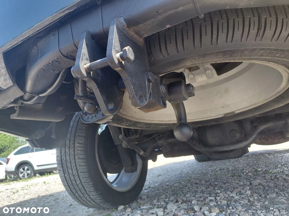 Jeep Cherokee - 34