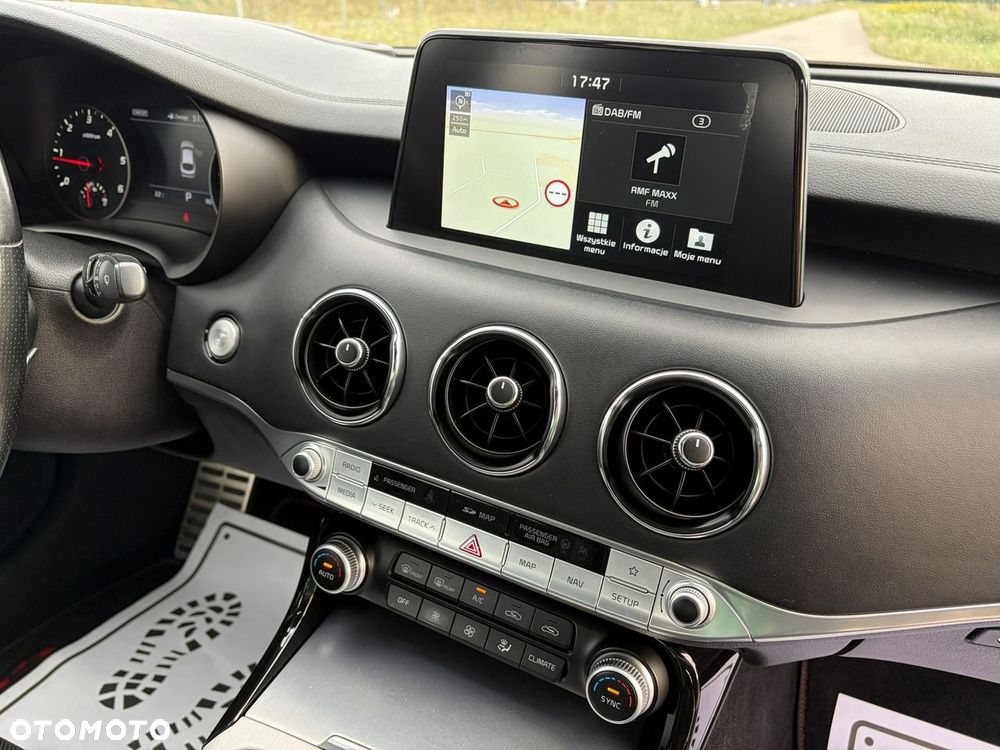 Kia Stinger - 11