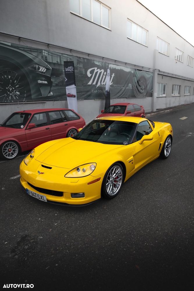 Chevrolet Corvette - 11