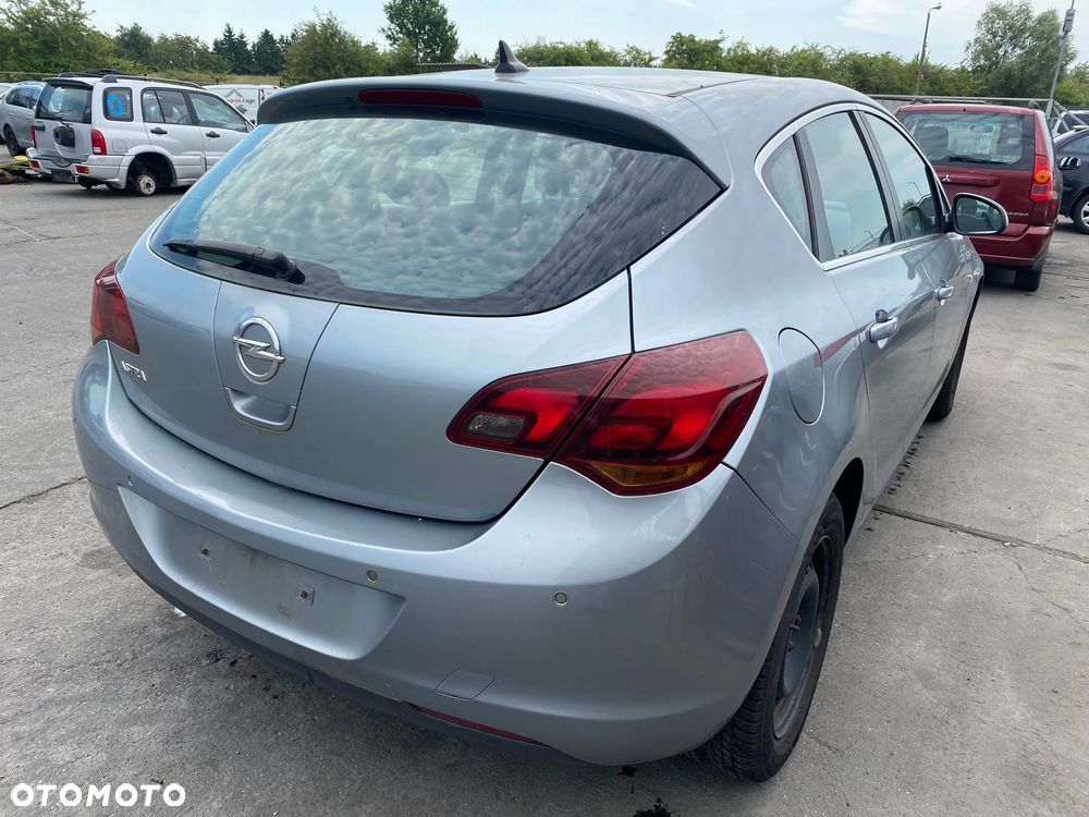 184 / Opel Astra J / Na Części / - 3