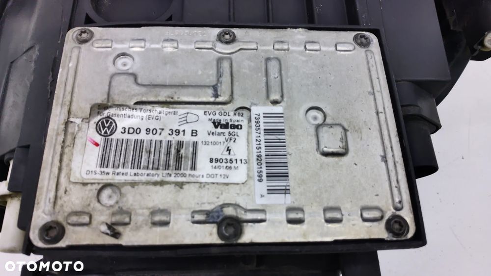 VW Passat B6 Lampa Przód Prawy  Reflektor EU XENON - 7