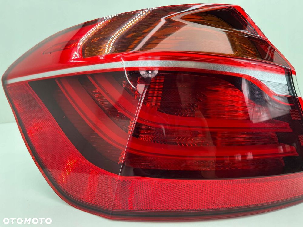 BMW 2 F45 LCI LAMPA LEWA W BŁOTNIK TYŁ 7491335 - 4