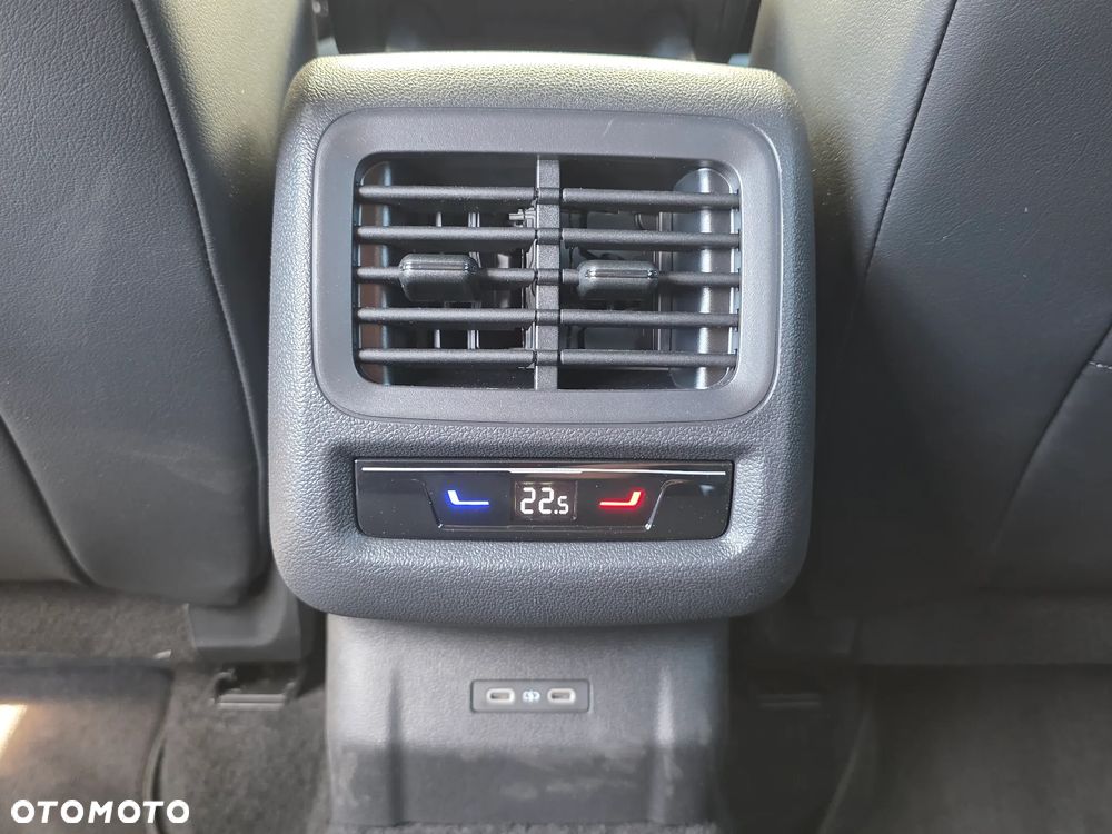 Volkswagen T-Roc 1.5 eTSI R-Line DSG - 25