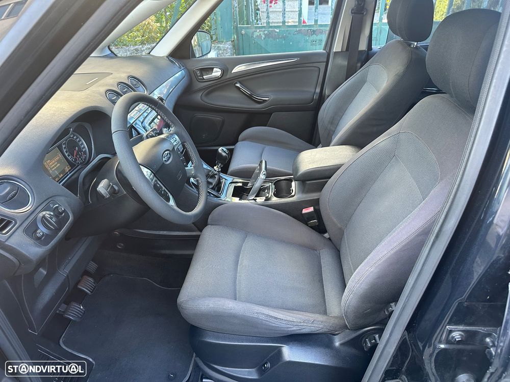 Ford S-Max 2.0 TDCi Titanium 7L - 23