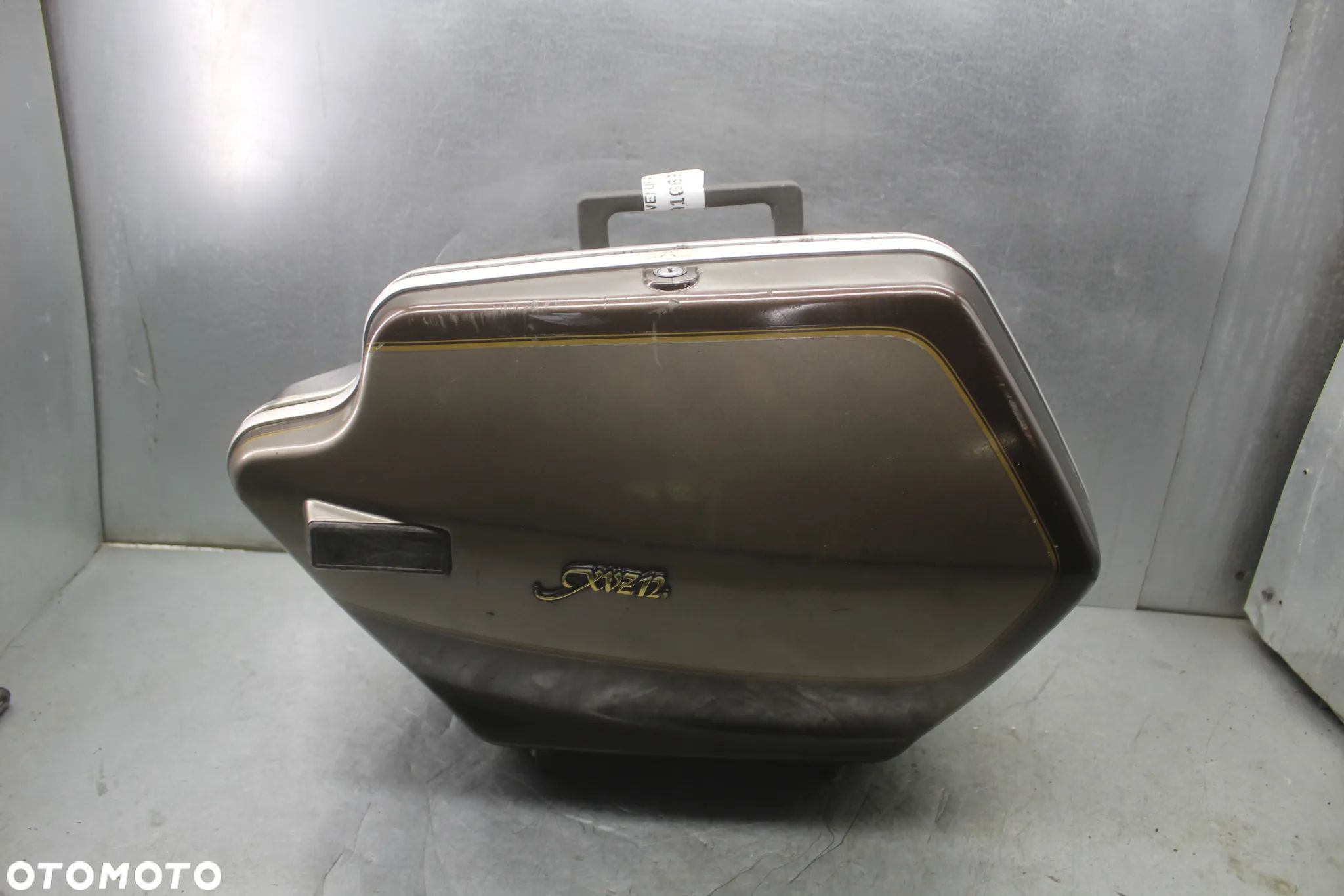 Yamaha XVZ 1200 VENTURE 1300 V-Max Kufer boczny - 1