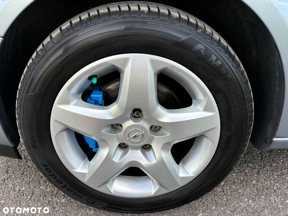Opel Astra 1.6 Sport - 28