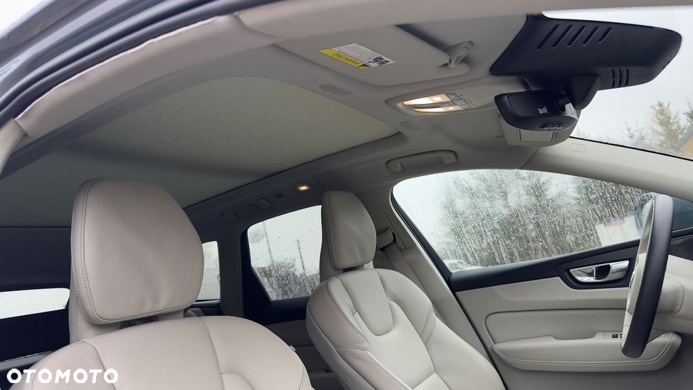 Volvo XC 60 T8 Plug-In Hybrid AWD Ultra Bright - 12