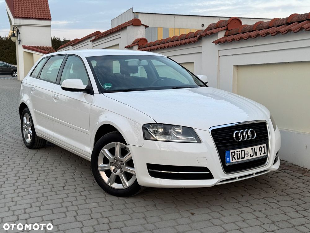 Audi A3 Sportback - 2
