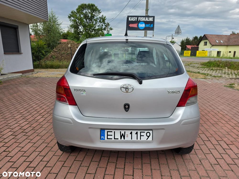 Toyota Yaris - 16
